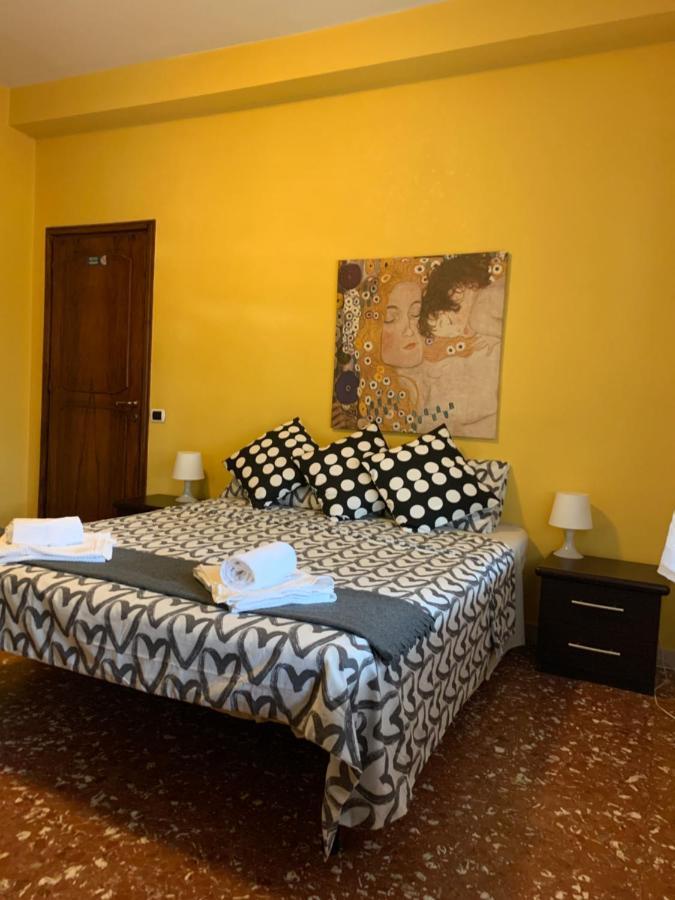 Отель Bella Roma - Ee Экстерьер фото